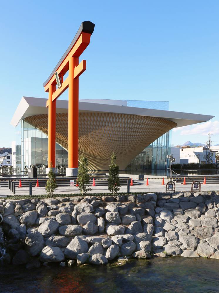 水中的富士山？坂茂最新優雅力作「富士山世界遺產中心」開幕！