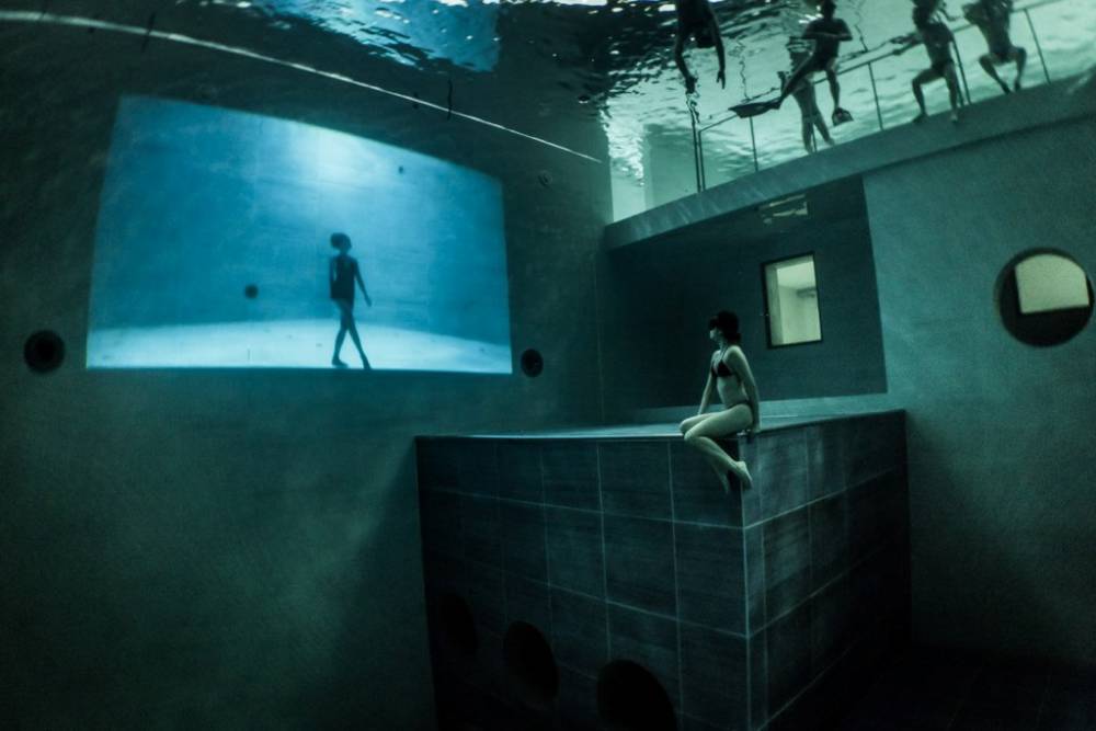 潛入世界最深泳池Y-40！水下攝影師Julie Gautier舞出絕美水下舞蹈_06