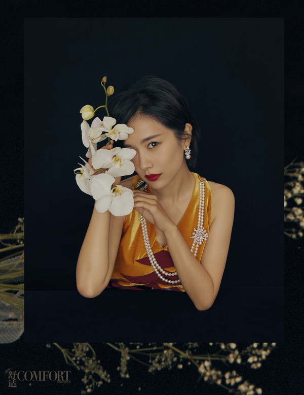在電視劇《延禧攻略》當中飾演舒妃一角的中國大陸女星李春媛,配戴MIKIMOTO珠寶作品拍攝《舒適 COMFORT》雜誌 在電視劇《延禧攻略》當中飾演舒妃一角的中國大陸女星李春媛,配戴MIKIMOTO珠寶作品拍攝《舒適 COMFORT》雜誌