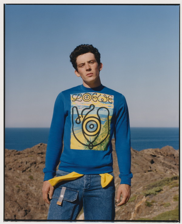 英國演員Josh O'Connor遠赴西班牙東側Cap de Creus的荒野,在大自然環境中Eye/LOEWE/Nat 英國演員Josh O'Connor遠赴西班牙東側Cap de Creus的荒野,在大自然環境中Eye/LOEWE/Nat