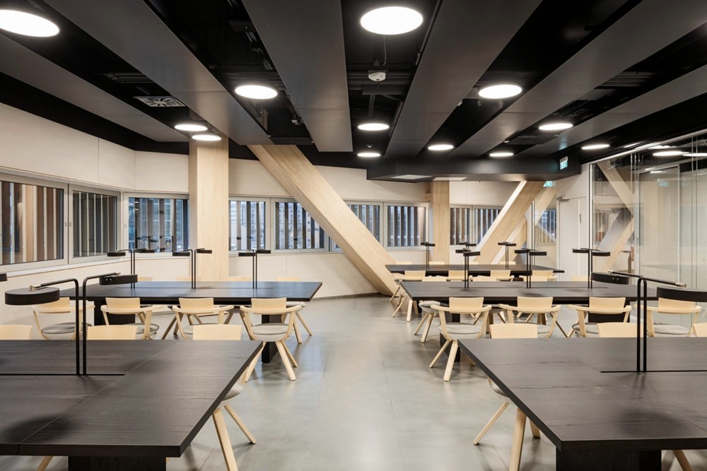 芬蘭赫爾辛基中央圖書館Oodi簡約流線設計成北歐最美圖書館_09