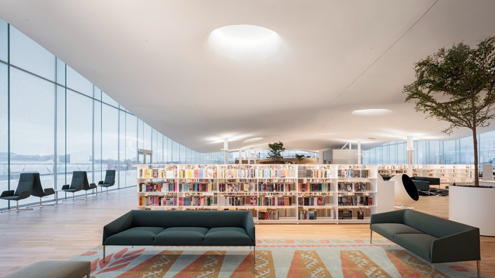 芬蘭赫爾辛基中央圖書館Oodi簡約流線設計成北歐最美圖書館_12