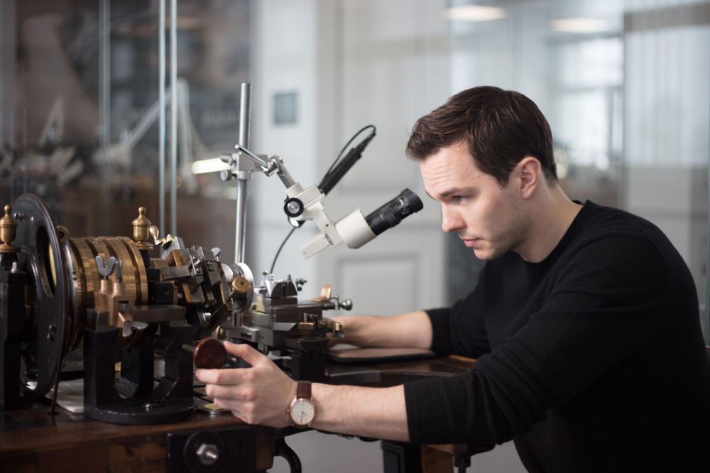 Nicholas Hoult Manufacture Jaeger-LeCoultre 2019 @JohannSaut Nicholas Hoult Manufacture Jaeger-LeCoultre 2019 @JohannSaut