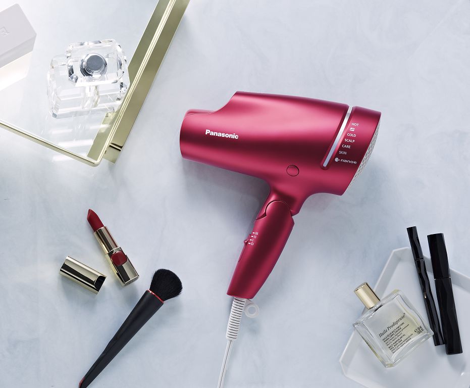 毛躁 乾枯 枯燥三千煩惱絲！美髮神器NA9A完美解決！