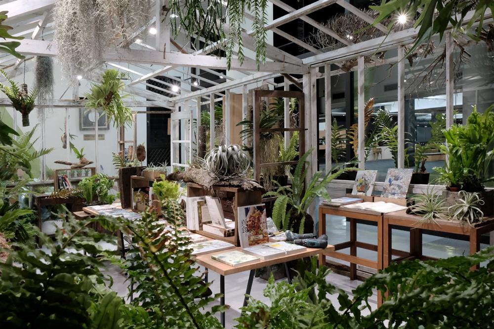 嘉義「空氣圖書館」白色植栽森林系複合式空間