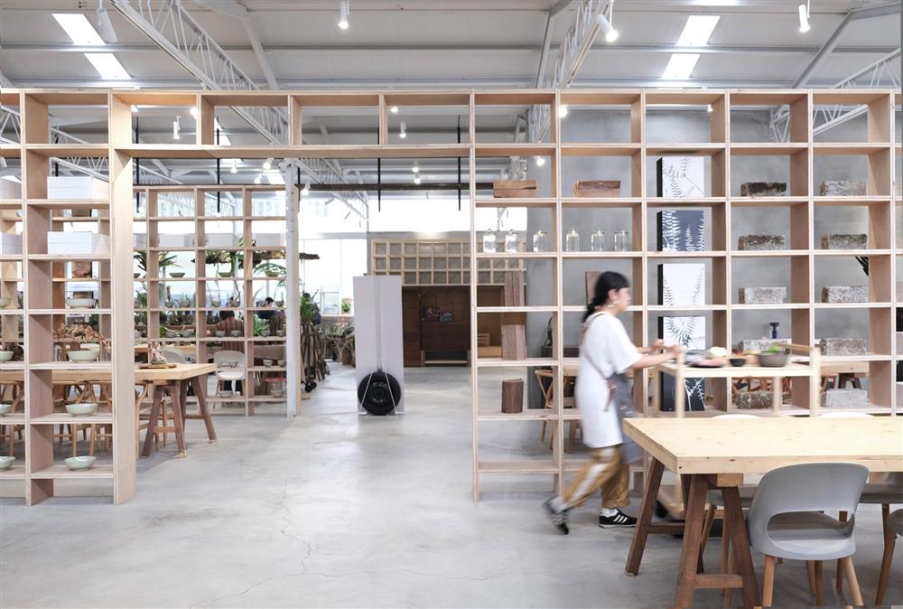 嘉義「空氣圖書館」白色植栽森林系複合式空間