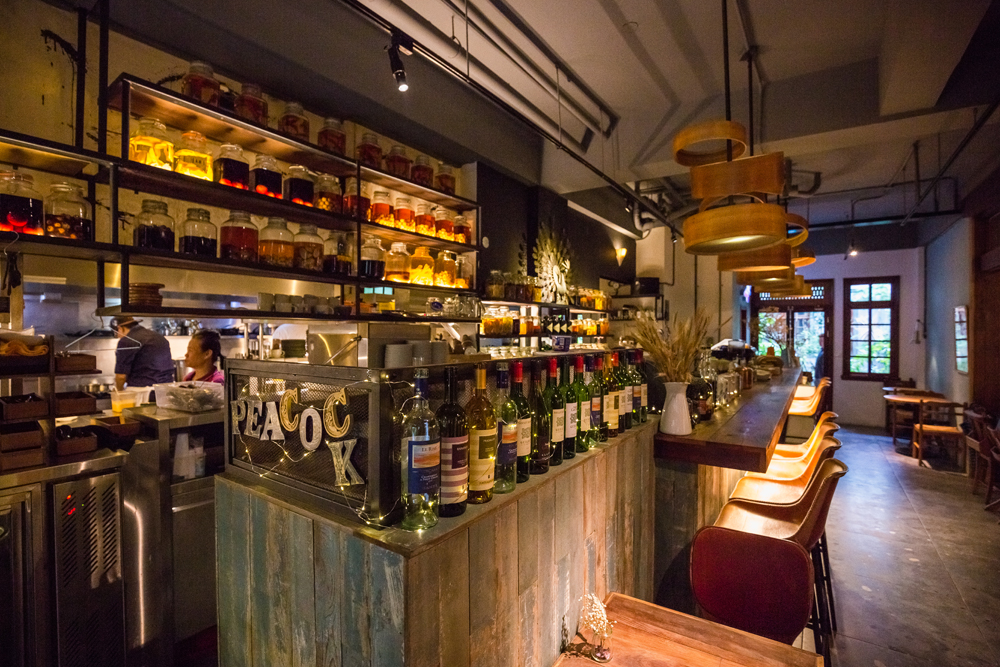 大稻埕餐廳「孔雀餐酒館Peacock Bistro」二進老宅化身城市綠洲 大稻埕餐廳「孔雀餐酒館Peacock Bistro」二進老宅化身城市綠洲