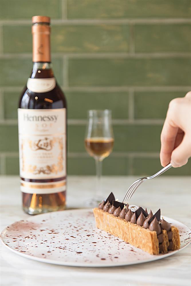 巧克力千層要配白蘭地！台灣精品巧克力畬室主廚鄭畬軒三款「甜點X酒」完美搭配指南_03