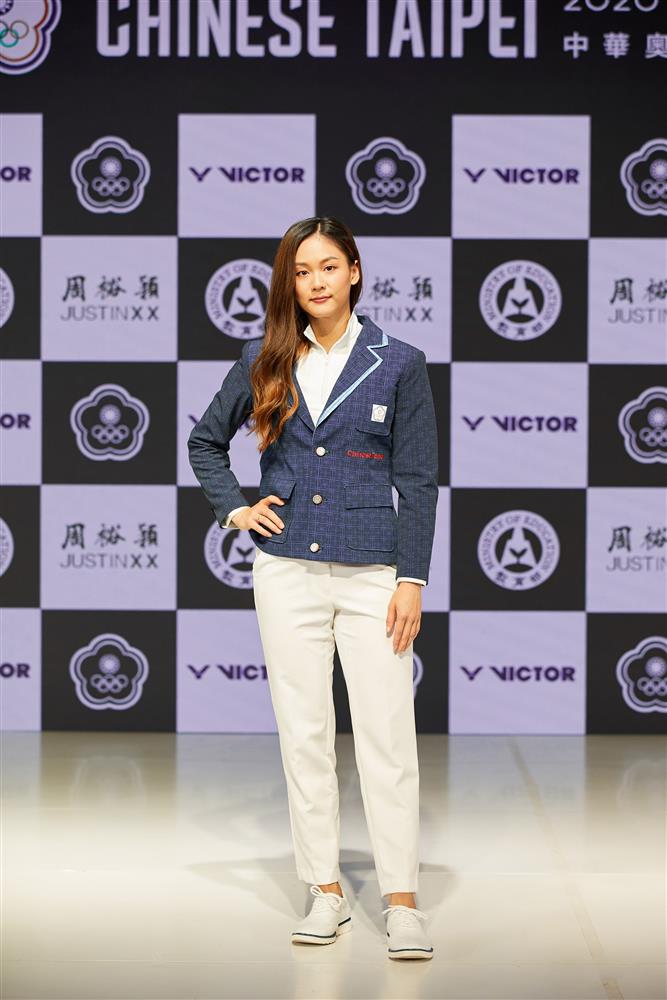 空手道小清新文姿云穿著周裕穎設計的進場服