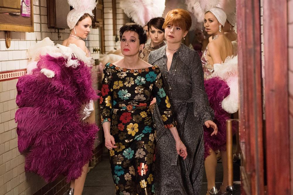 《茱蒂》再現傳奇女星風華！芮妮齊薇格化身茱蒂嘉蘭 唱出彩虹之上的美麗與哀愁人生