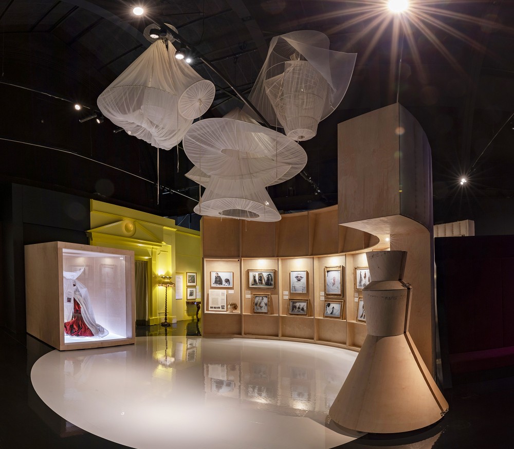 與Tim Walker一起來場奇幻冒險！《美好事物》攝影展帶你用全新角度欣賞V&A館藏