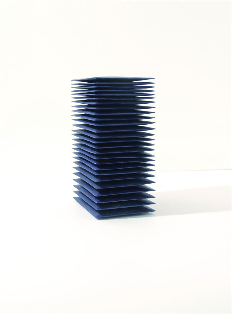 6_KOGURENTEN_坪田昌之Masayuki TSUBOTA_the layer of self (YT-1039)_18.5×26.5×12_ gesso, powdered mineral pigments, glue on basswood_2016