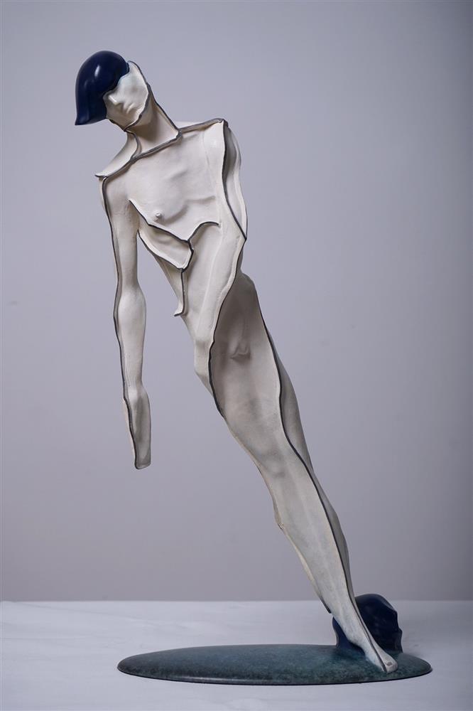 4_藝時代畫廊_王立偉_傾(在台灣首度發表)_24x12x49cm_鑄銅銅雕_2009