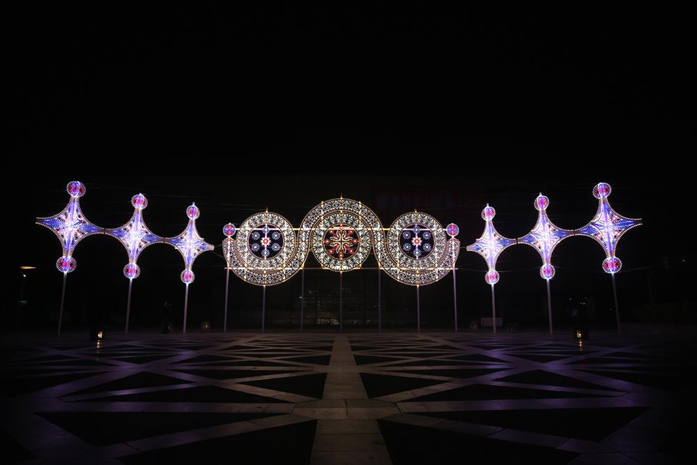 Daniele MONTEVERDE〈Costellazione, Messaggeri delle stelle〉，2019，LED、金屬，1480x高860cm，攝影師：黃繼賢 (1)