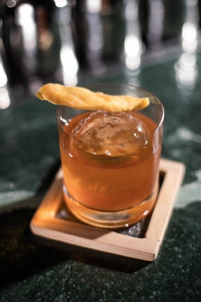 台北酒吧深夜迷幻「酒鈅酒」!8款特色調酒、台味西式美食微醺 台北酒吧深夜迷幻「酒鈅酒」!8款特色調酒、台味西式美食微醺