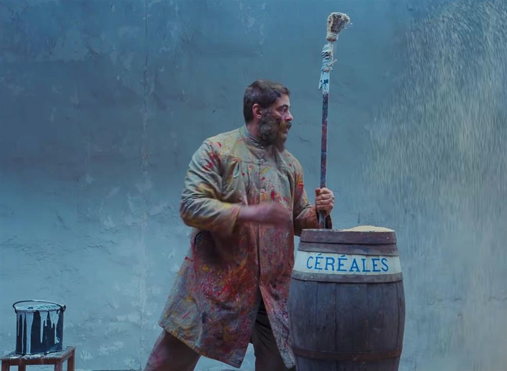 04-the-best-outfits-from-the-french-dispatch-trailer-gq-february-2020