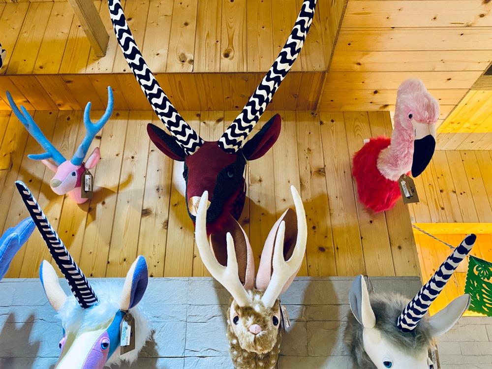 惟妙惟肖的擬真馴鹿、獨角獸！日本設計師花村一晃打造療癒系羊毛氈動物頭壁掛飾
