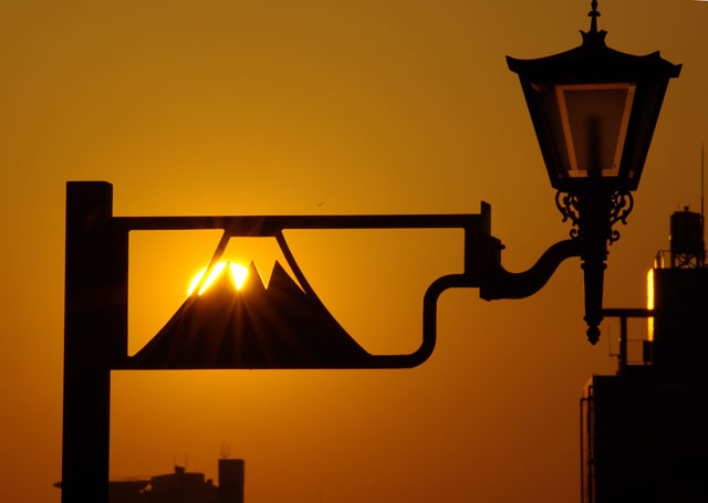 04.日暮里富士見坂的裝飾街燈