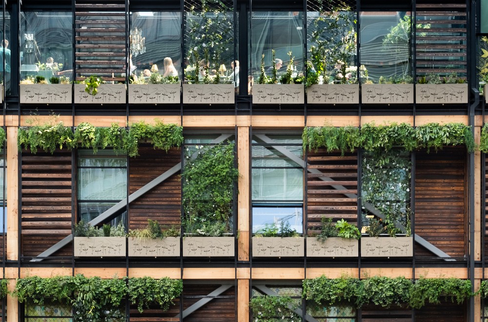 會呼吸的療癒綠建築!倫敦Hardman Square Pavilionn四層樓商場 大量綠色植栽柔和冰冷鋼構線條 會呼吸的療癒綠建築!倫敦Hardman Square Pavilionn四層樓商場 大量綠色植栽柔和冰冷鋼構線條