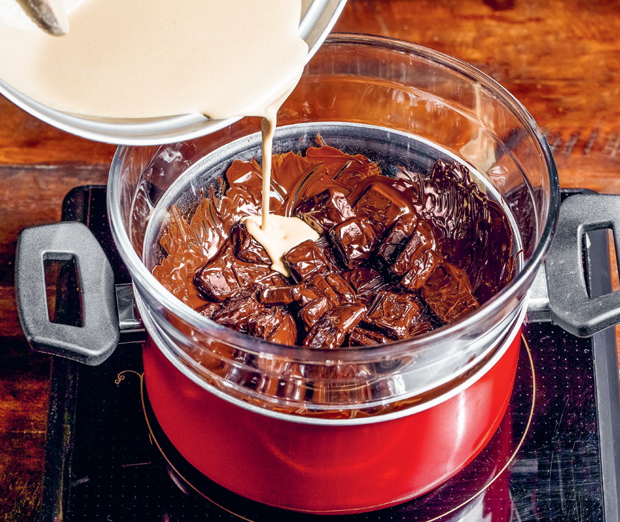 巧克力咖啡甘納許＿精選6款咖啡調酒特色微醺食譜！在家也能自己動手做