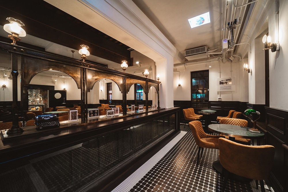 高雄「新濱．駅前」老屋新生咖啡廳！百年老銀行古蹟化身復古浪漫咖啡空間