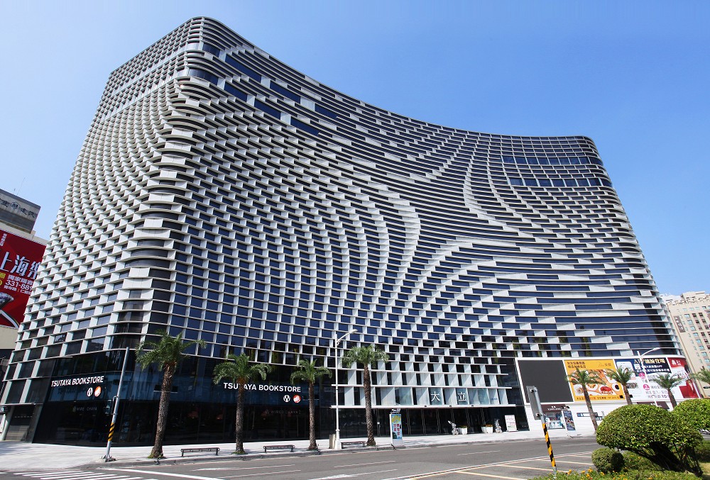 TSUTAYA BOOKSTORE高雄大立店
