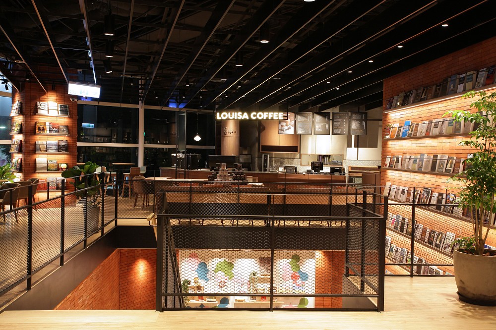 TSUTAYA BOOKSTORE高雄大立店