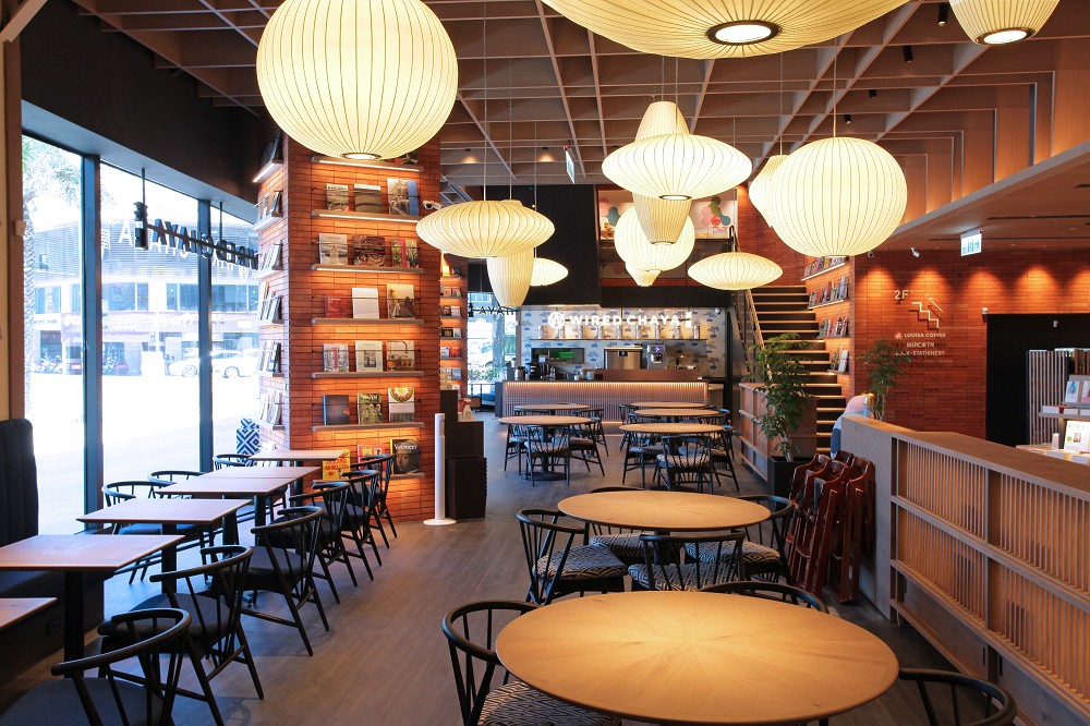 TSUTAYA BOOKSTORE高雄大立店_1F WIRED　CHAYA 