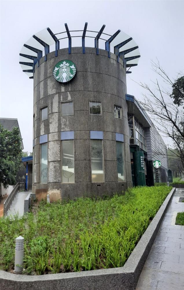 星巴克新竹動物園門市為改建自新竹動物園遊客中心而成
