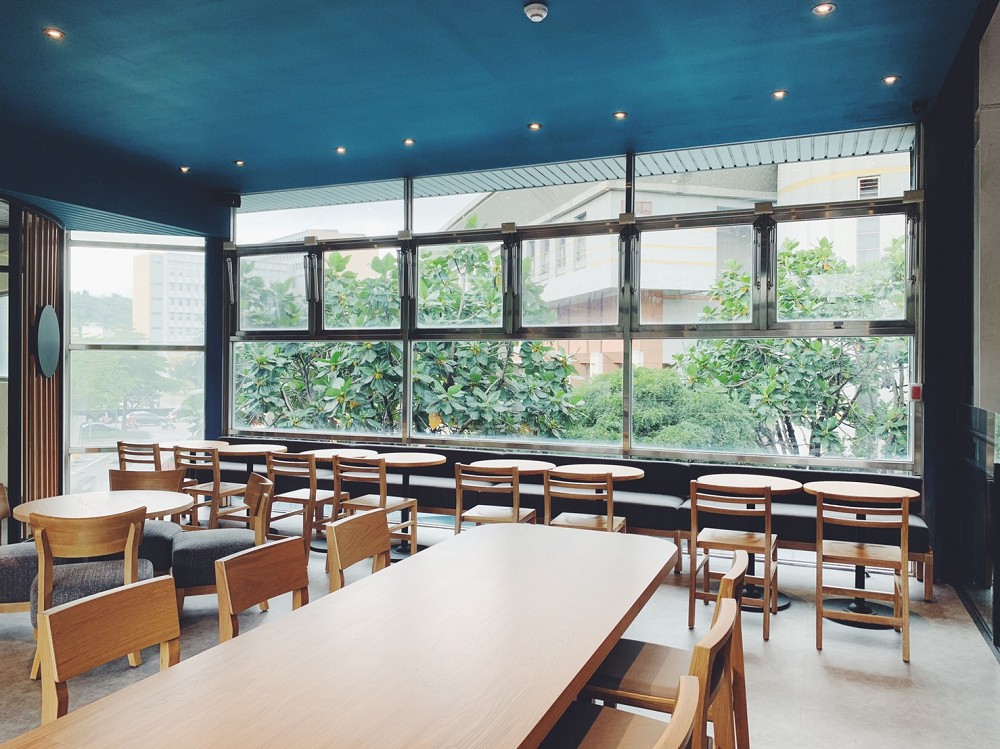 星巴克新竹動物園門市二樓