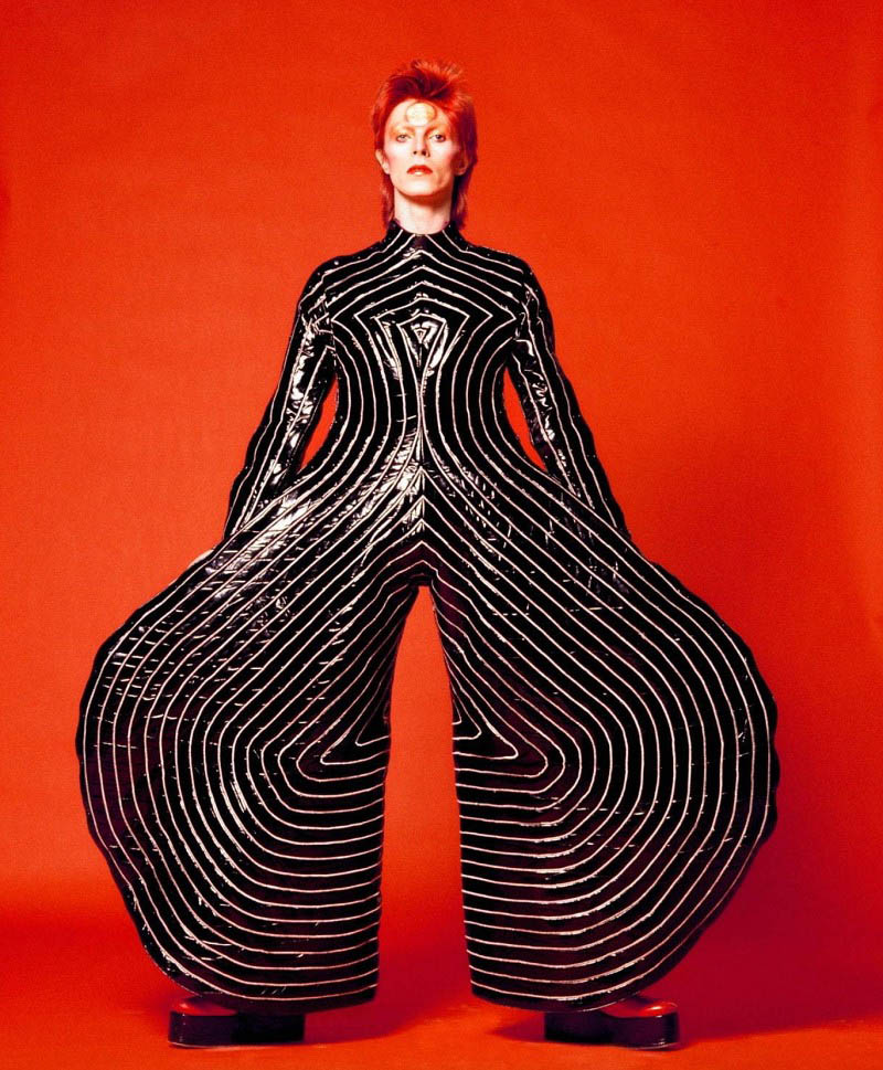 1973年山本寬齋為David Bowie打造的作品 1973年山本寬齋為David Bowie打造的作品