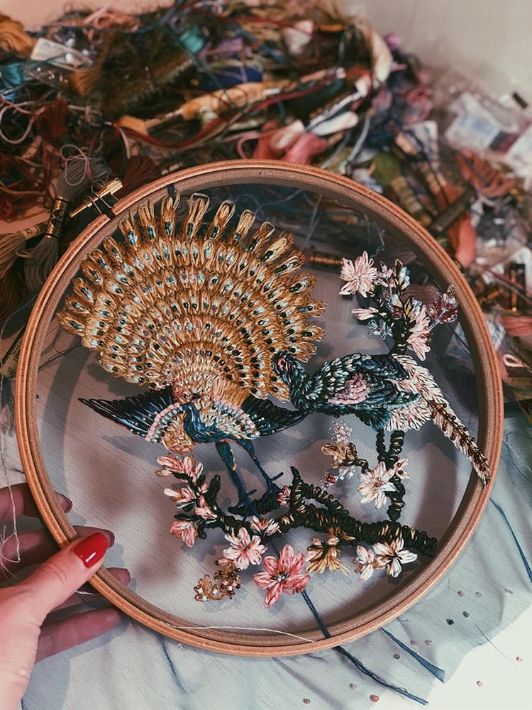 俄羅斯刺繡藝術家Katerina Marchenko用薄紗繡花展現斑斕世界_01 俄羅斯刺繡藝術家Katerina Marchenko用薄紗繡花展現斑斕世界_01