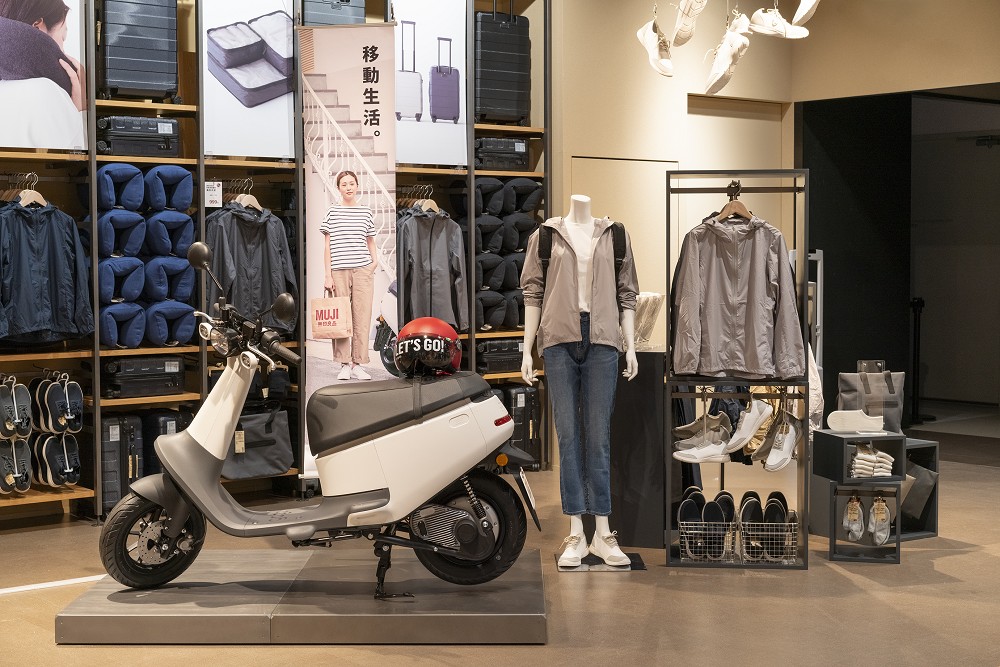 Gogoro VIVA Plus無印白限量車款 (3)