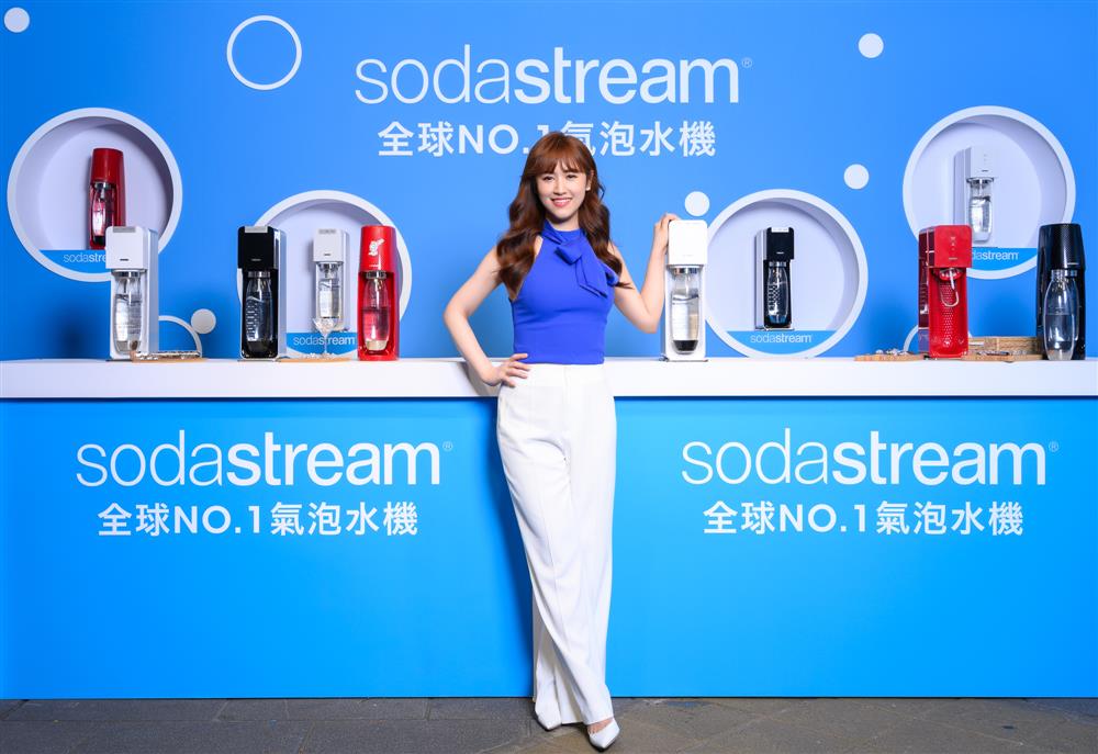 圖二：sodastream2020年攜手年度代言人吳姍儒，分享 sodastream多變的口感和創意食譜，體驗毫不妥協的氣泡水口感，只要有sodastream隨時都是最棒的口感派對！