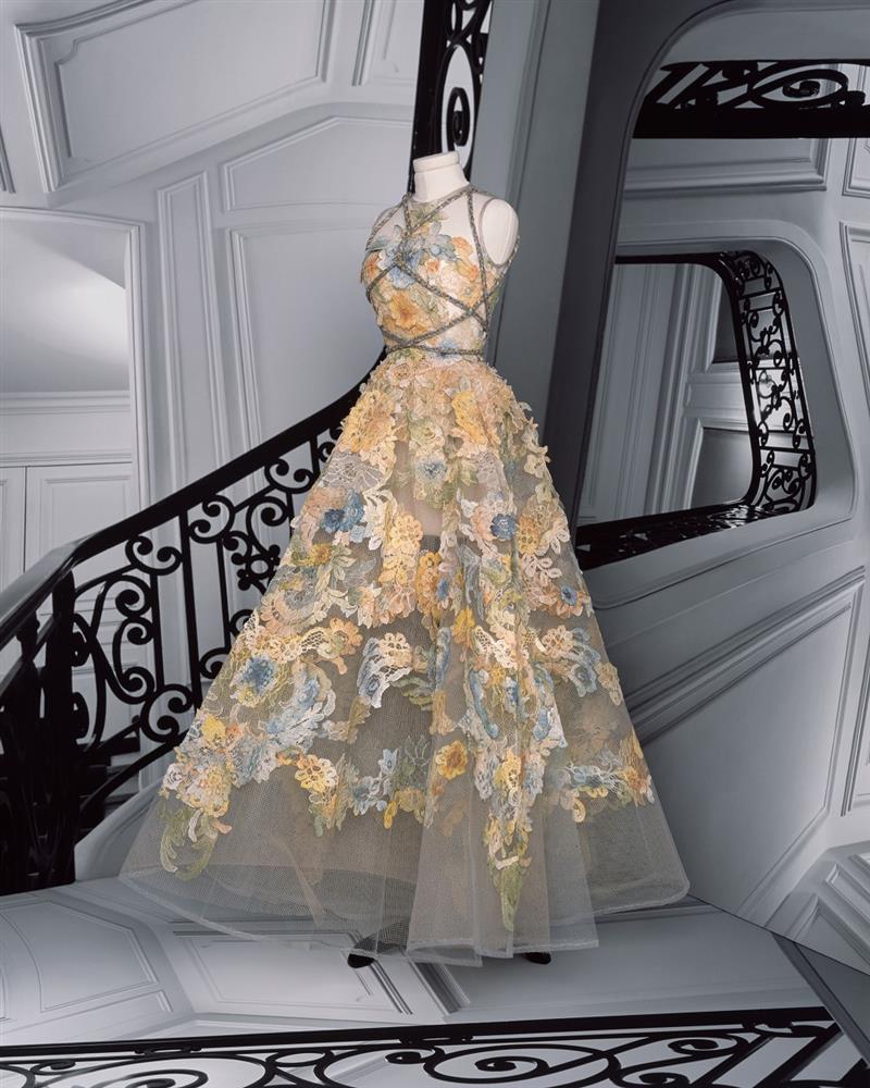 DIOR_HAUTE COUTURE_AUTUMN-WINTER_2021_LOOKBOOK_©BRIGITTE NIEDERMAIR_LOOK_30