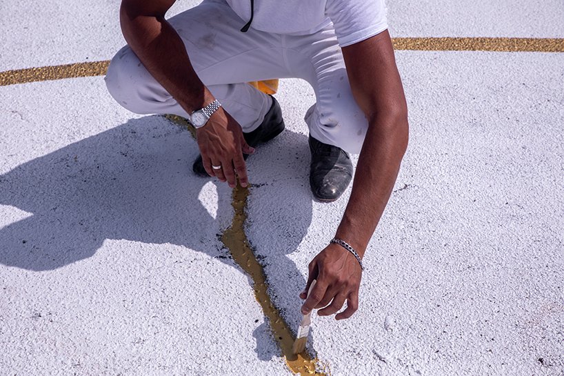 kintsugi court閃著金光的籃球場！波士頓藝術家用日本「金繼」修補工藝成就球場缺陷美_05