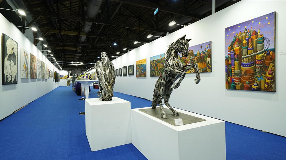 2. 民眾不用出國，也可以在台灣欣賞來自全世界35個國家近800件藝術創作。