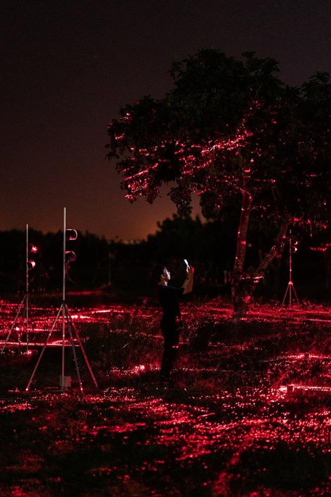 高德亮《草原座標 lite》、《星火》