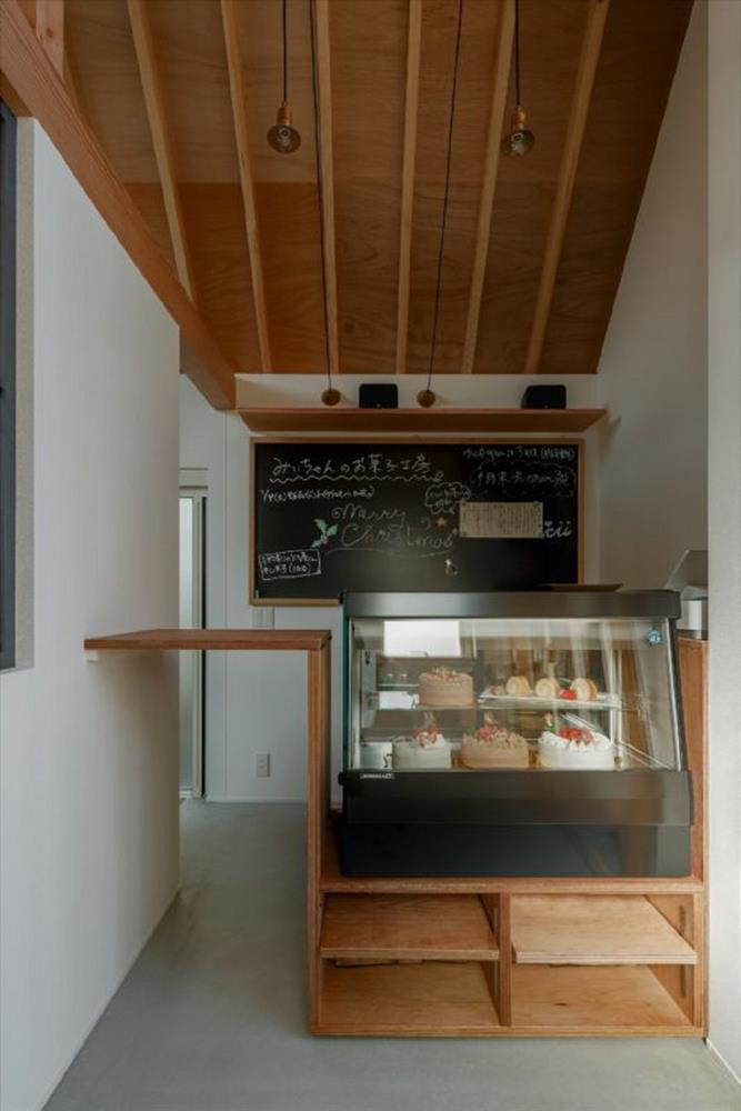 民宅內的5坪甜點店！日本建築師替13歲女孩打造夢想中的店