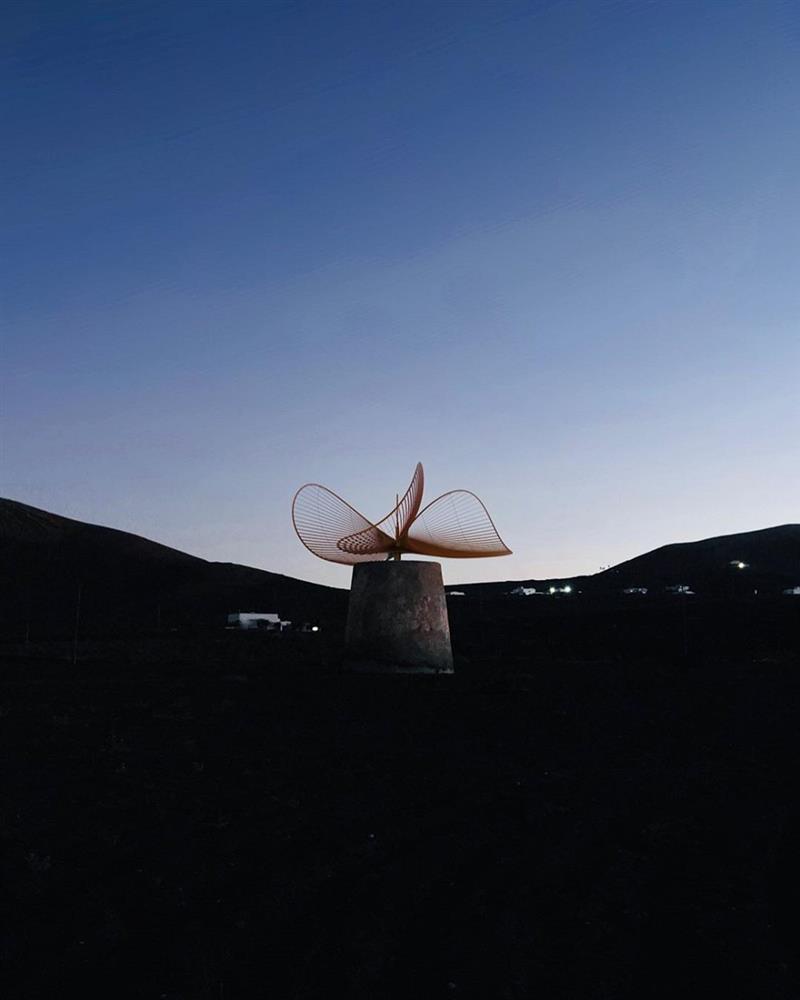 老舊風車新生！法國藝術家重新打造宛如蝴蝶翅膀優美迷人葉片3