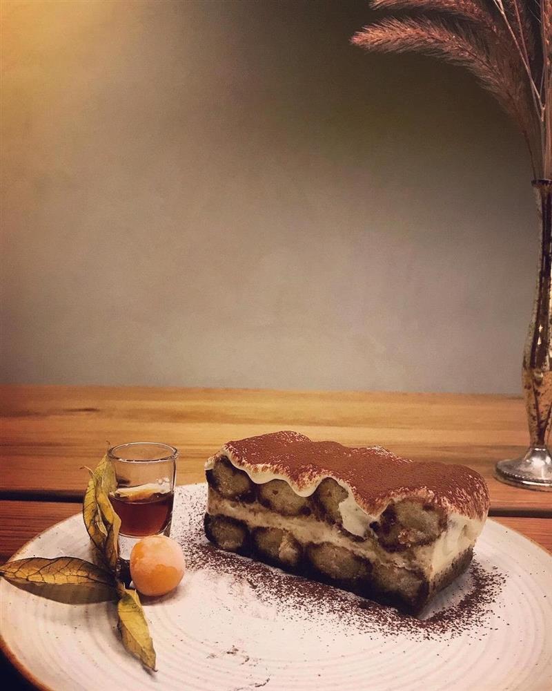 蔬食餐廳首選！台北台中10間風格素食必啖美食_Oddfish Cafe招牌提拉米蘇