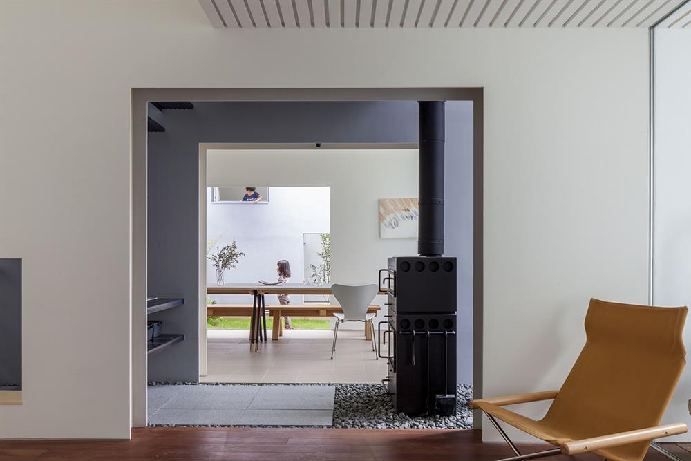 日本設計別墅！「山中第二個家」用7個長型空間收納蓊鬱山色04