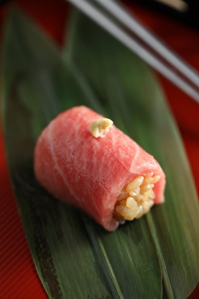 台北大直無菜單日本料理「米匠」！端上宛如藝術品的美味創意壽司