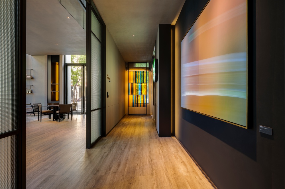 隱藏版星巴克聯名卡台北時代寓所一樓 前往星巴克走道