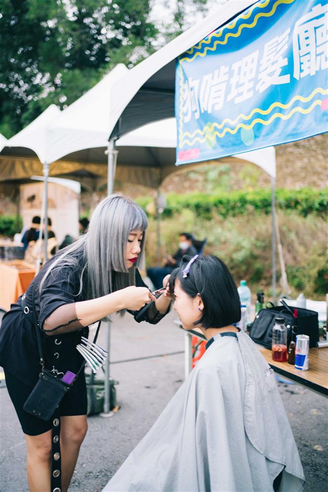 市集企劃＿狗啃理髮廳