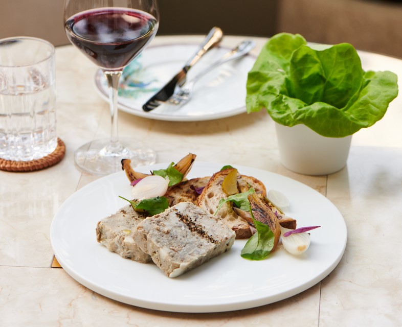 法式鄉村肉派_醃漬洋蔥_奶油生菜_無花果酸種麵包 2 (Custom)_小樂沐法式餐酒館回歸台中！亞洲最佳女主廚陳嵐舒全新打造