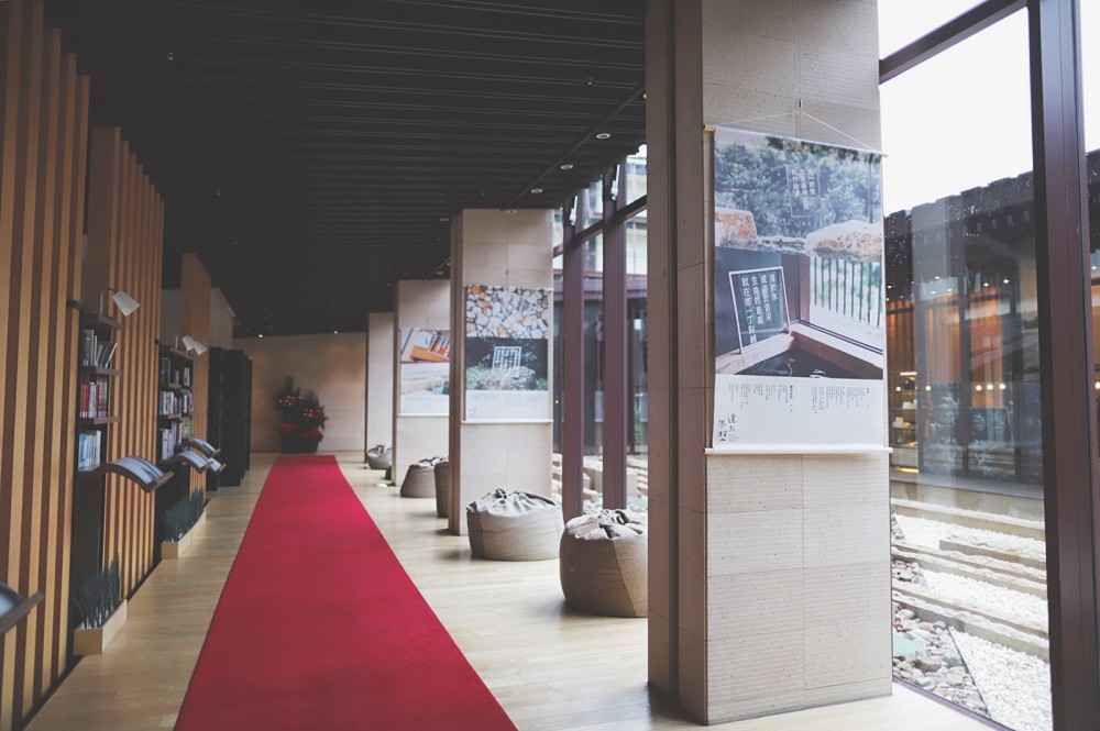 礁溪老爺礁溪老爺即日起舉辦道別與鹽意象詩展,住客⼀同閱歷道別2020 的詩意⻑廊 礁溪老爺礁溪老爺即日起舉辦道別與鹽意象詩展,住客⼀同閱歷道別2020 的詩意⻑廊