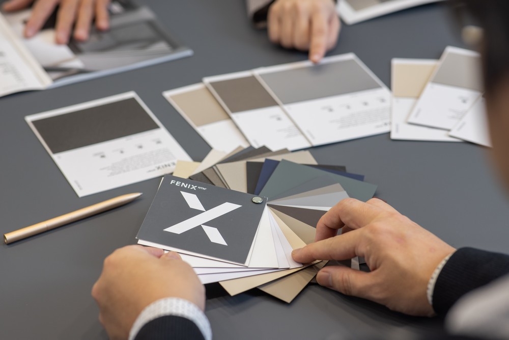 為工作空間大大提升舒適度與美感 友善人體的新科技材質──FENIX