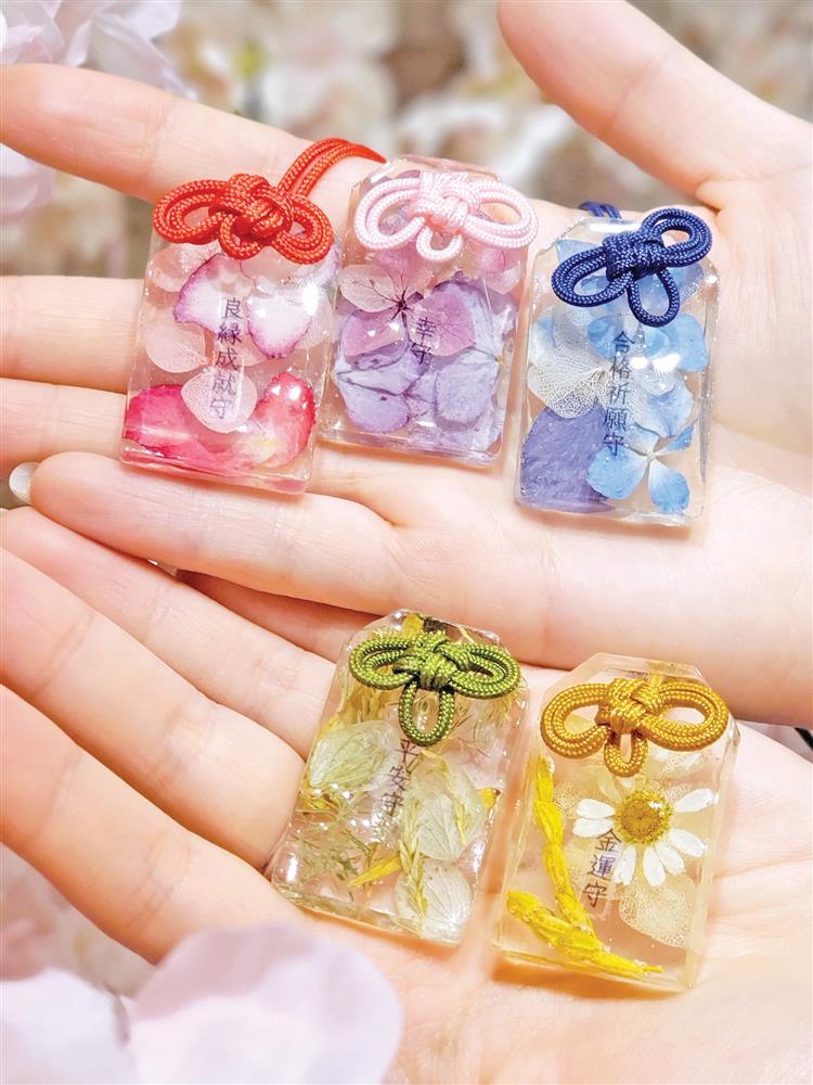 硬膠花癡AGFC 透明感真花御守NT$ 675_1 硬膠花癡AGFC 透明感真花御守NT$ 675_1