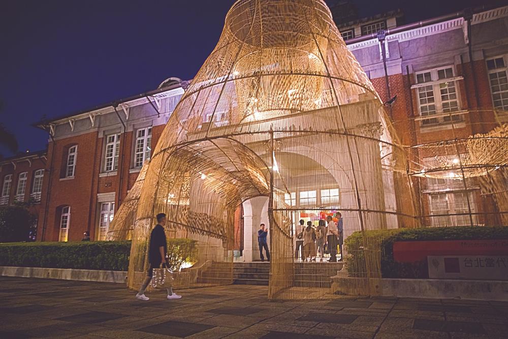 台北城市夜創意！跟著設計師顏伯駿 來一趟台北創意激盪體驗旅程